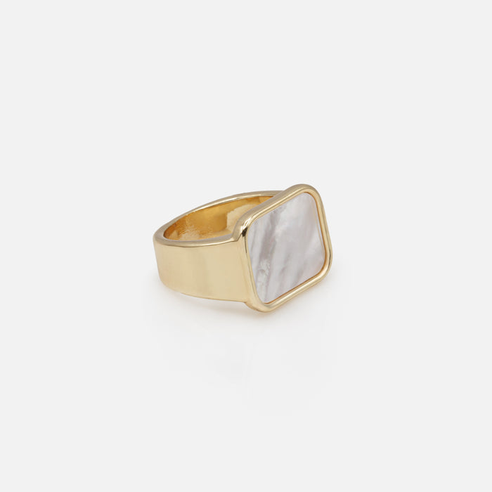 Bague dorée avec large rectangle nacré