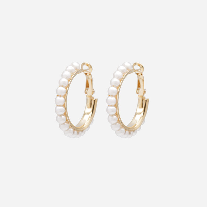 Boucles d'oreilles chemin de perles sur anneau doré