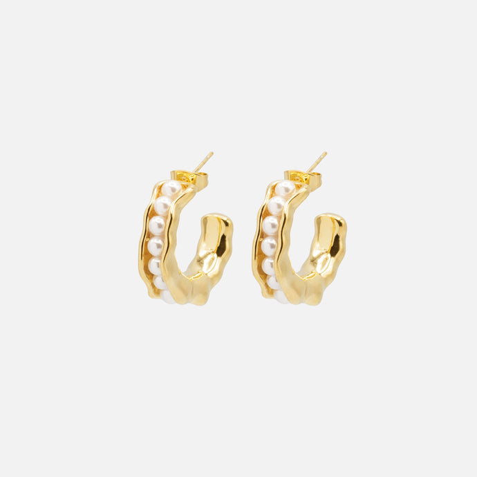 Open gold hoop earrings with synthetic pearl insert
