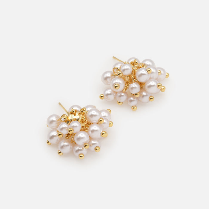 Golden earrings with bouquets of synthetic pearls