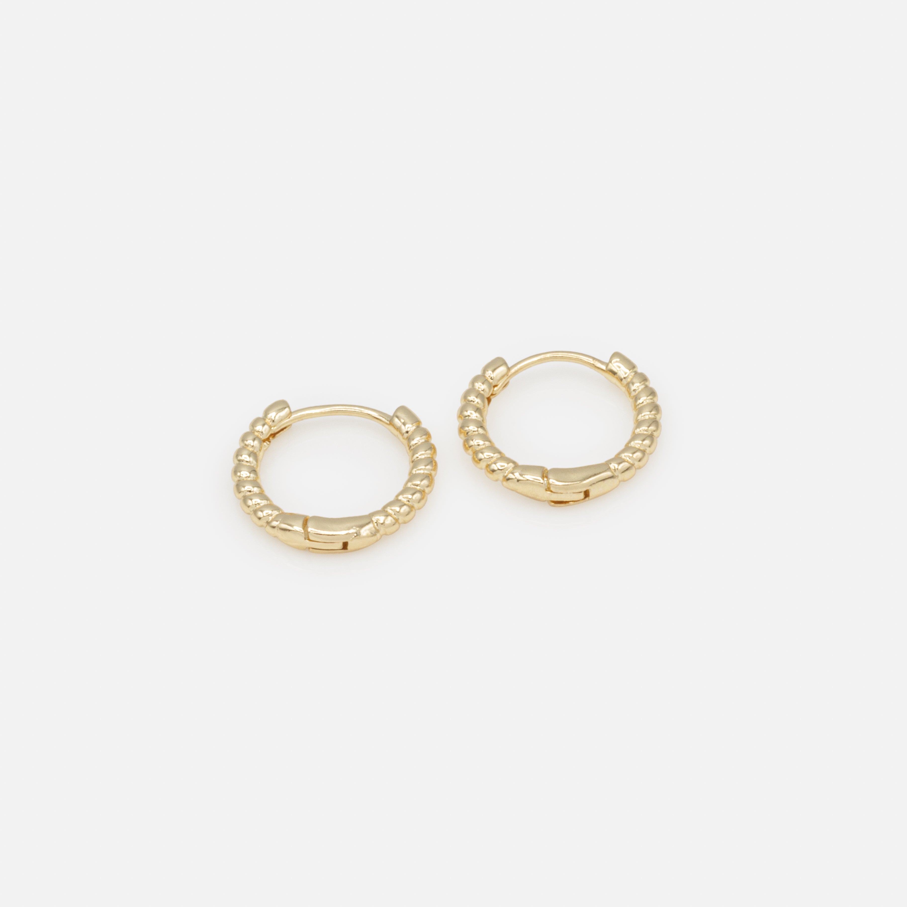 Boucles d'oreilles fins anneaux dorés à torsades
