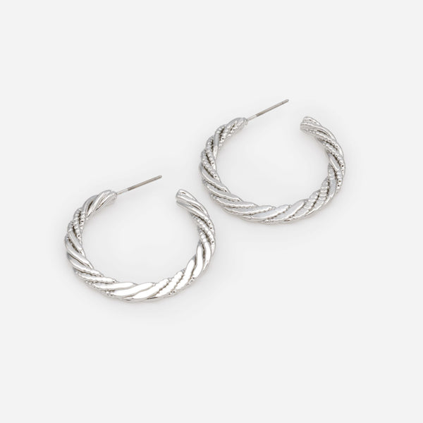 Charger l&#39;image dans la galerie, Boucles d&#39;oreilles anneaux argentés torsadés et texturés
