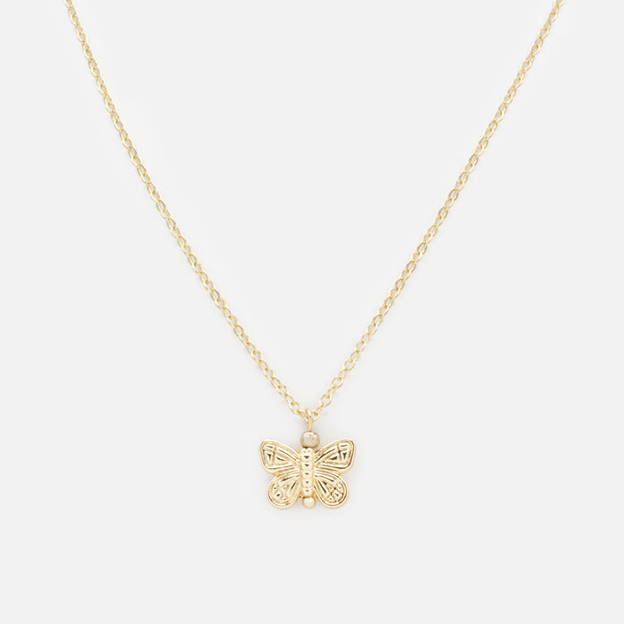 Collier doré avec breloque papillon