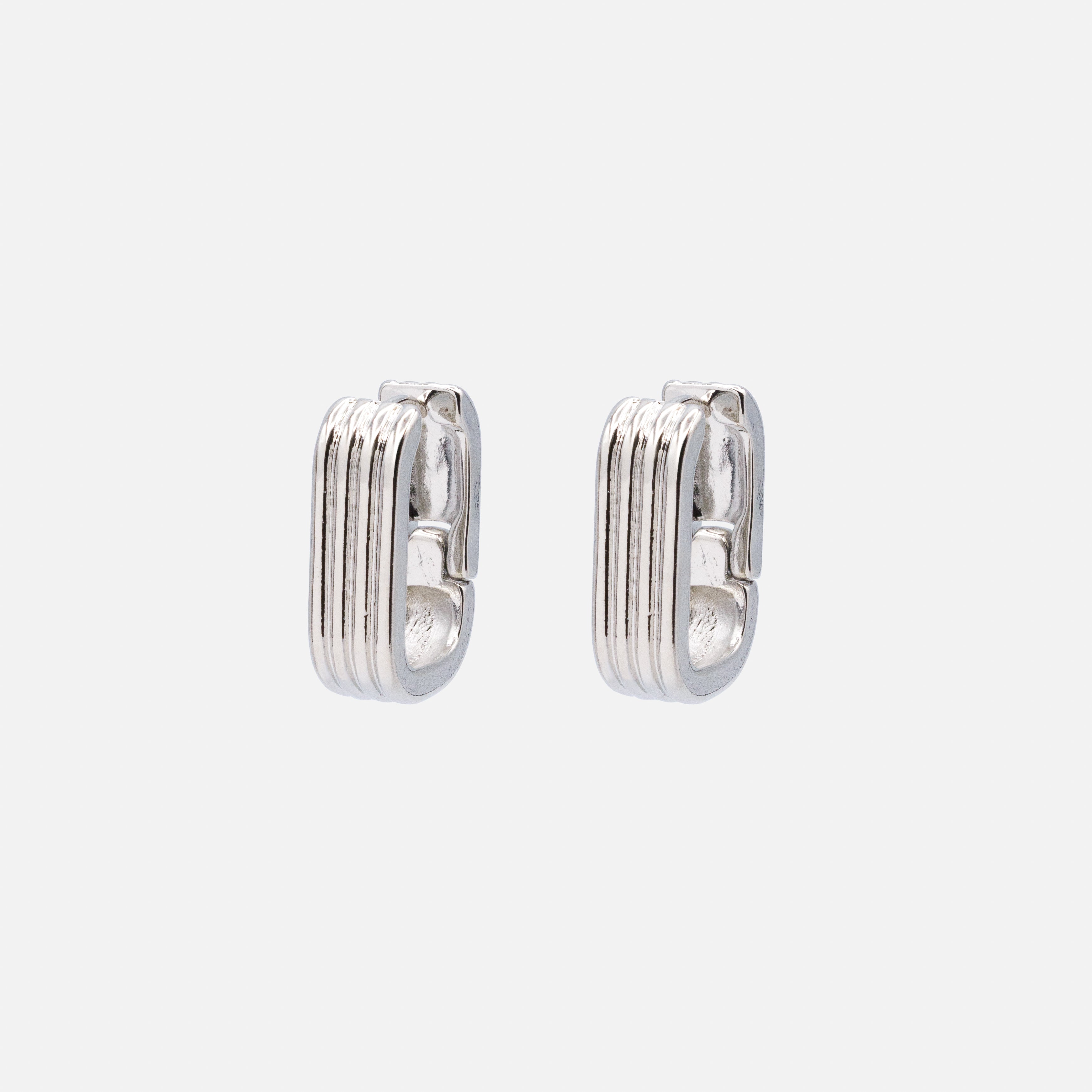 Boucles d'oreilles anneaux argentés rectangulaires à larges rainures