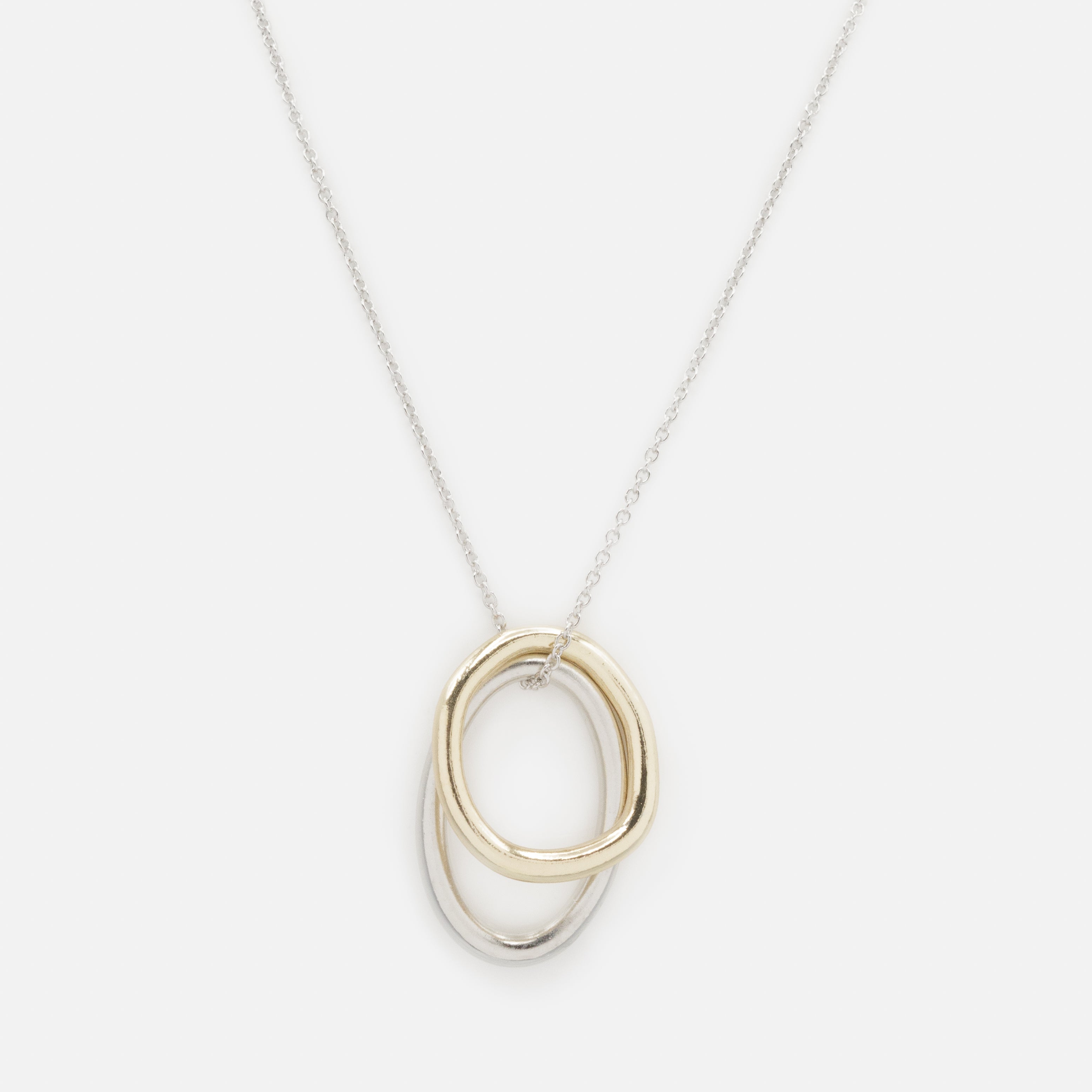 Collier argenté breloques circulaires deux tons