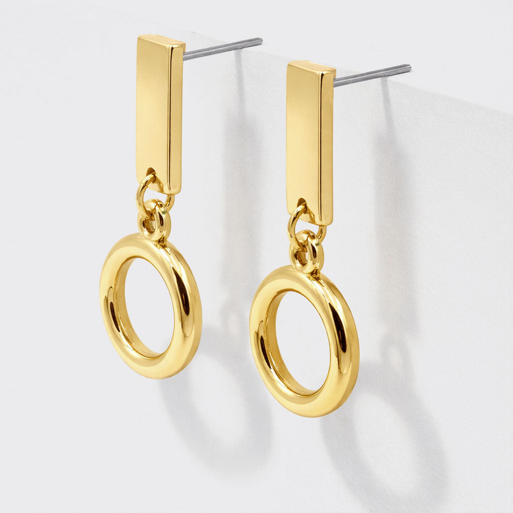 Duo de boucles d'oreilles anneaux et pendantes doré