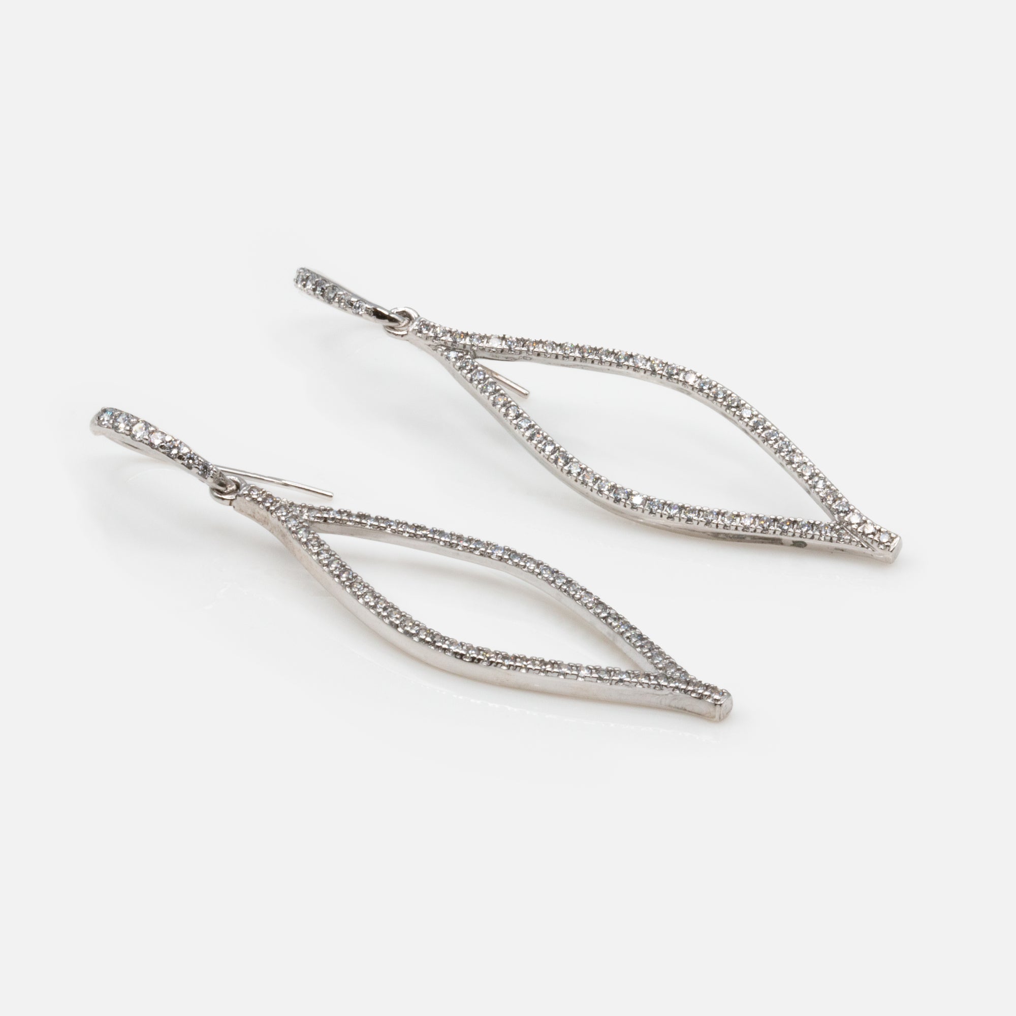 Long earrings with cubic zirconia in sterling silver