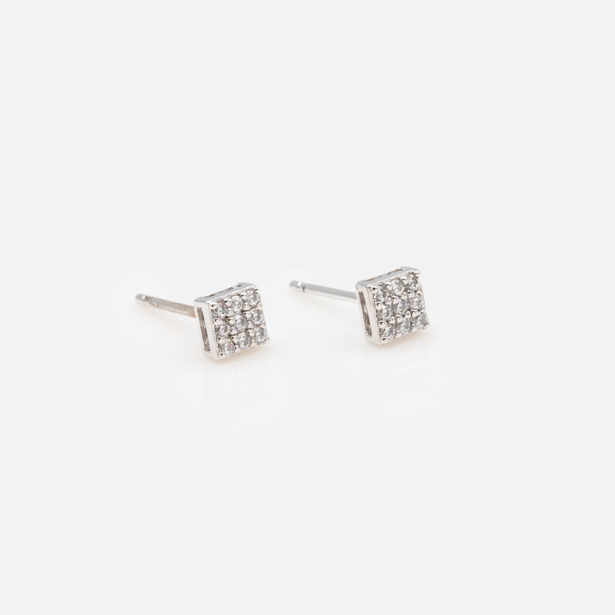 Boucles d'oreilles carrées 5 mm avec zircons cubiques en argent sterling