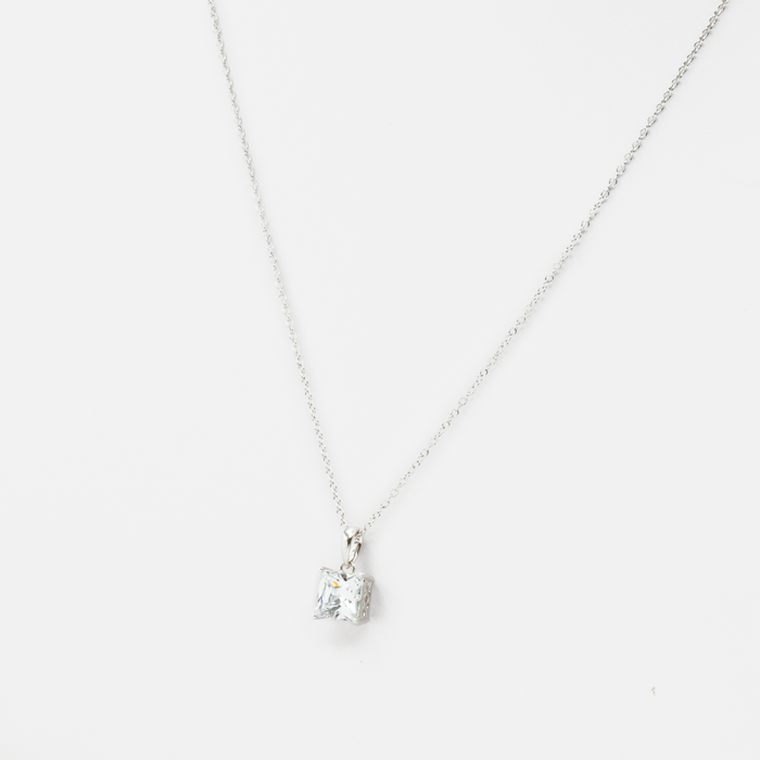 Mince chaîne en argent sterling avec breloque zircon