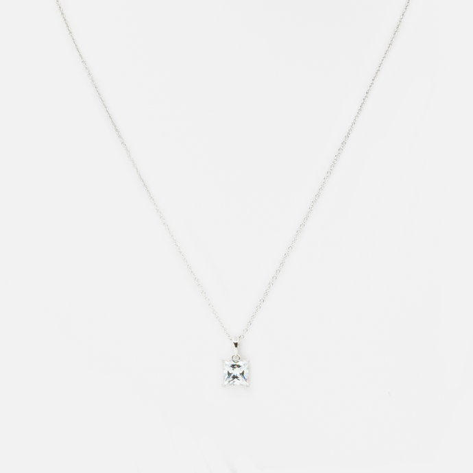 Mince chaîne en argent sterling avec breloque zircon