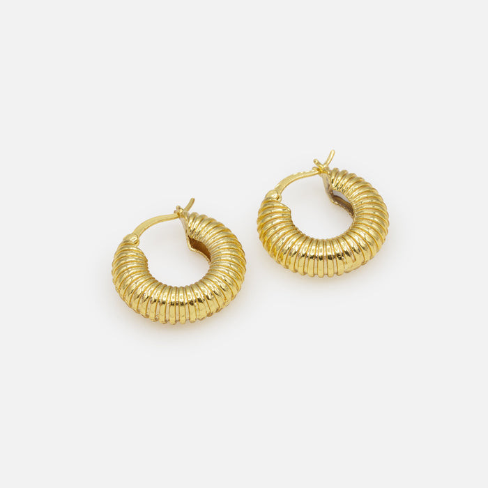 Gold-plated grooved hoop earrings