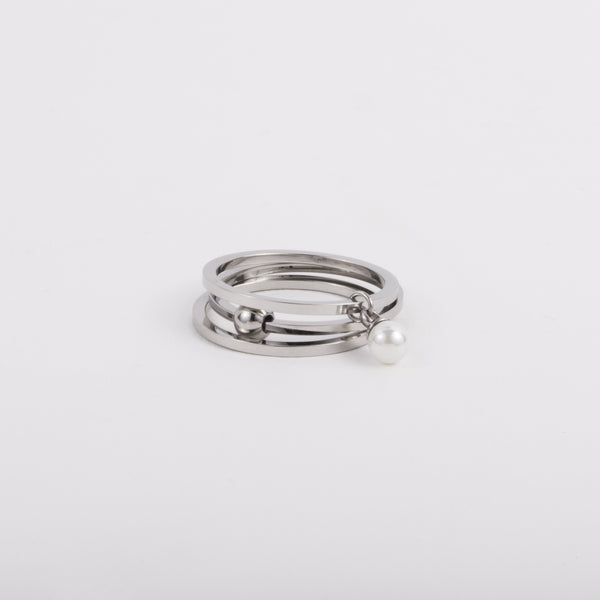 Load image into Gallery viewer, Stainless steel silvered ring set with ball and pearl

