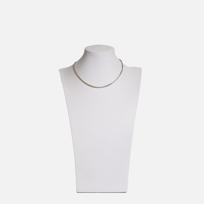 Collier en acier inoxydable avec pierres carrées