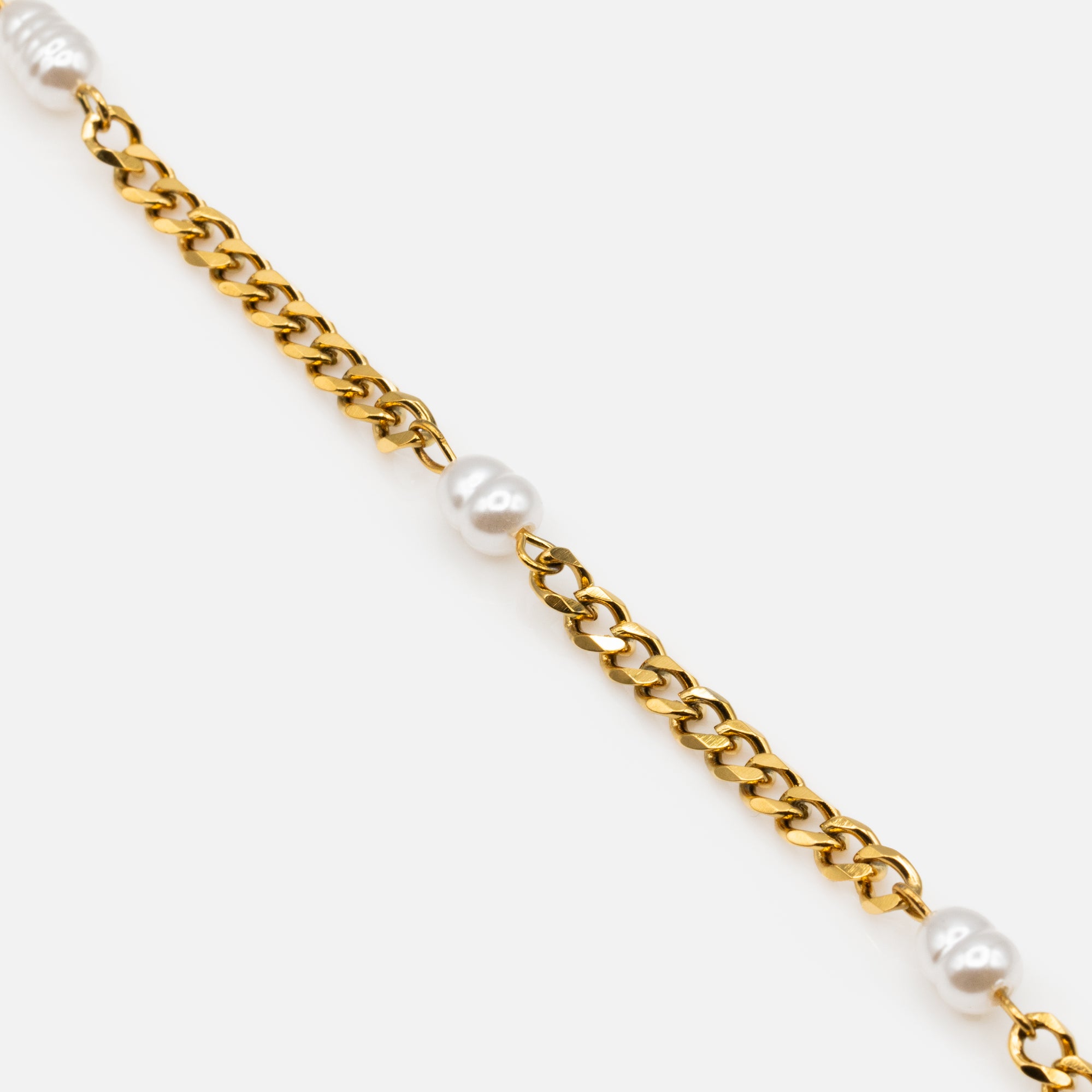 Gold bracelet with pearls in stainless steel 