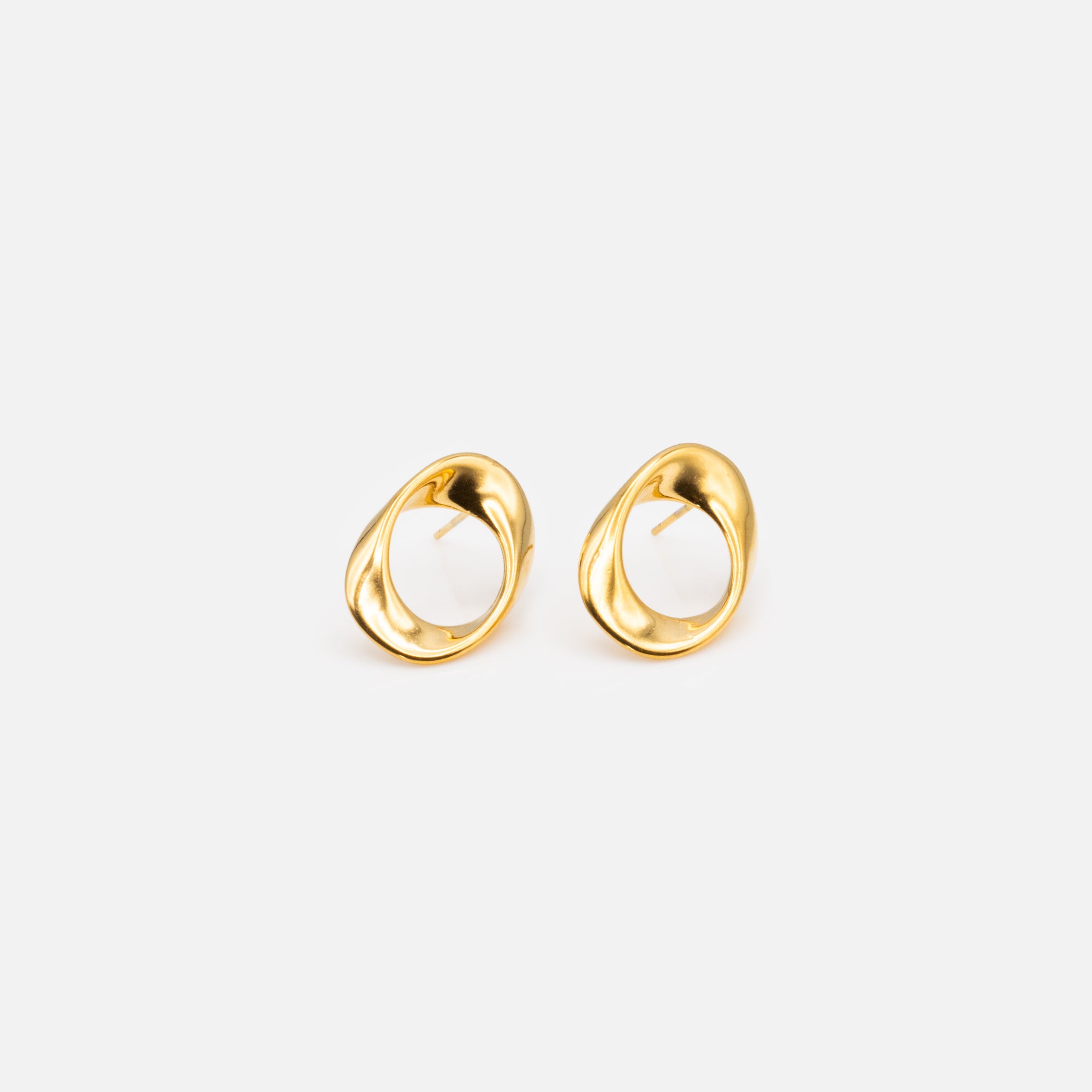 Gold twisted oval earrings in stainless steel
