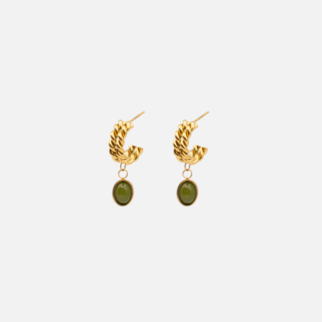 Boucles d'oreilles demi-anneaux torsadés dorés 15 mm avec breloque pierre ovale verte en acier inoxydable