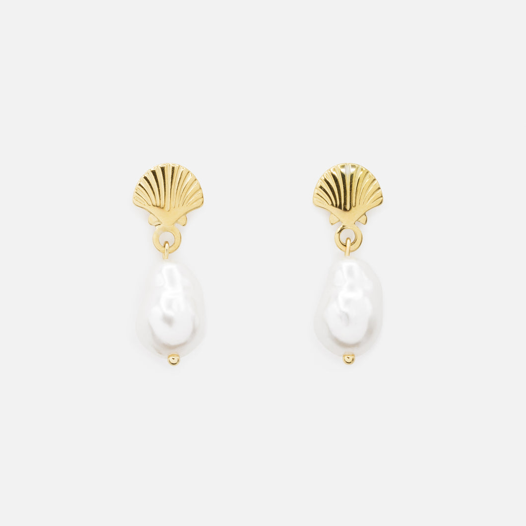 Gold shell earrings with stainless steel pearl charm