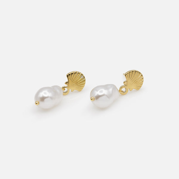 Charger l&#39;image dans la galerie, Boucles d&#39;oreilles coquillages dorés avec breloque perle en acier inoxydable
