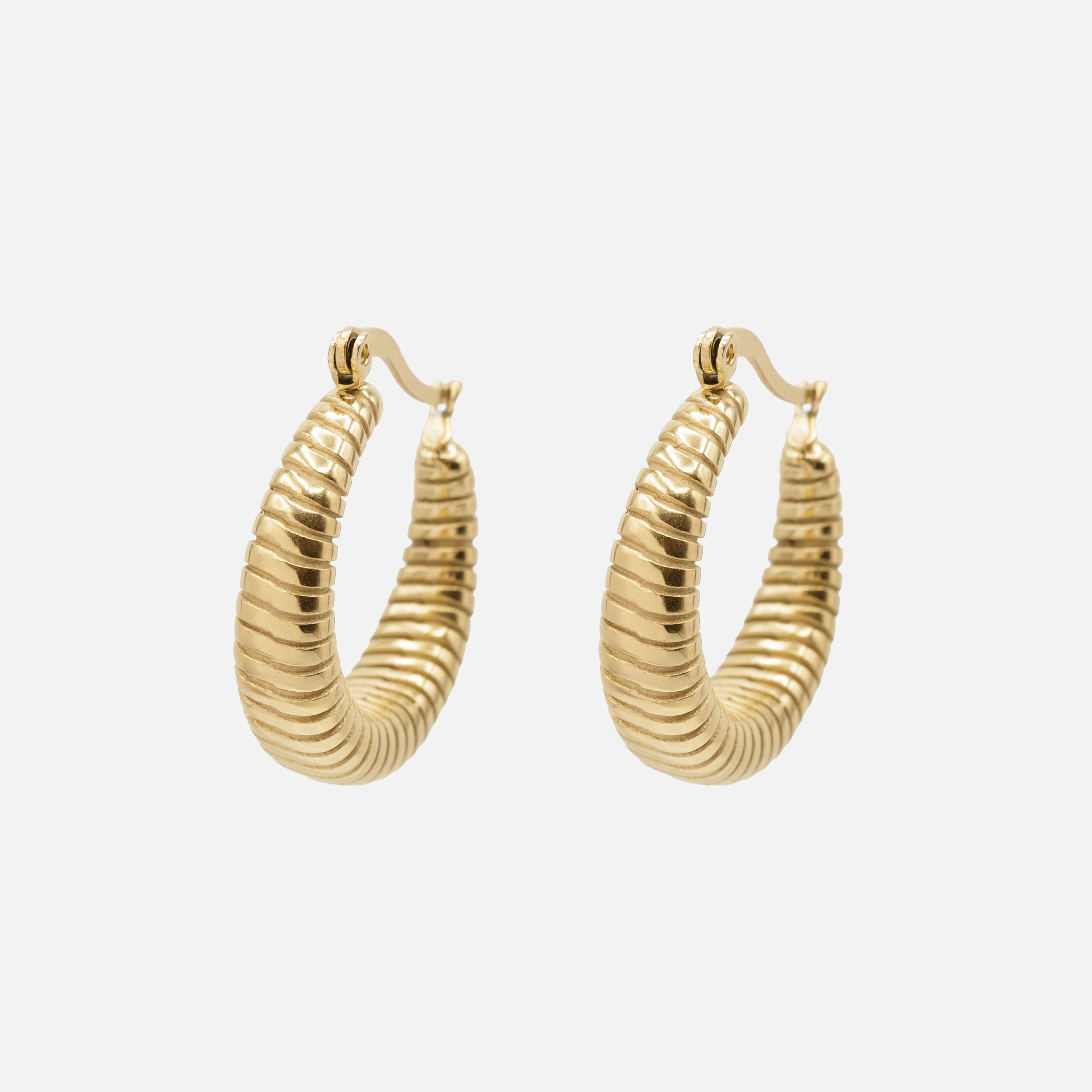 Boucles d'oreilles anneaux dorés larges avec rainures en acier inoxydable