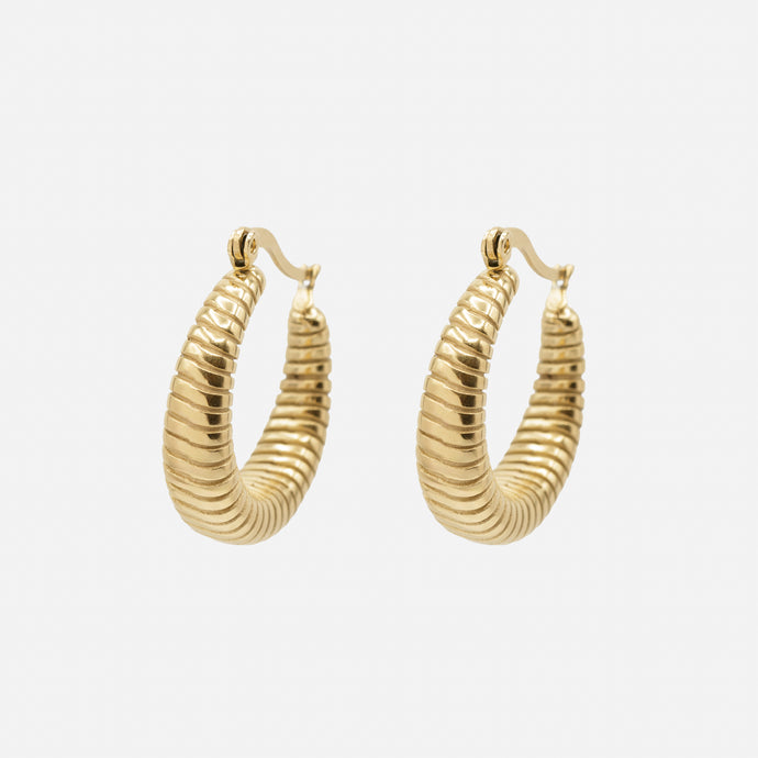 Wide gold hoop earrings with grooves in stainless steel 