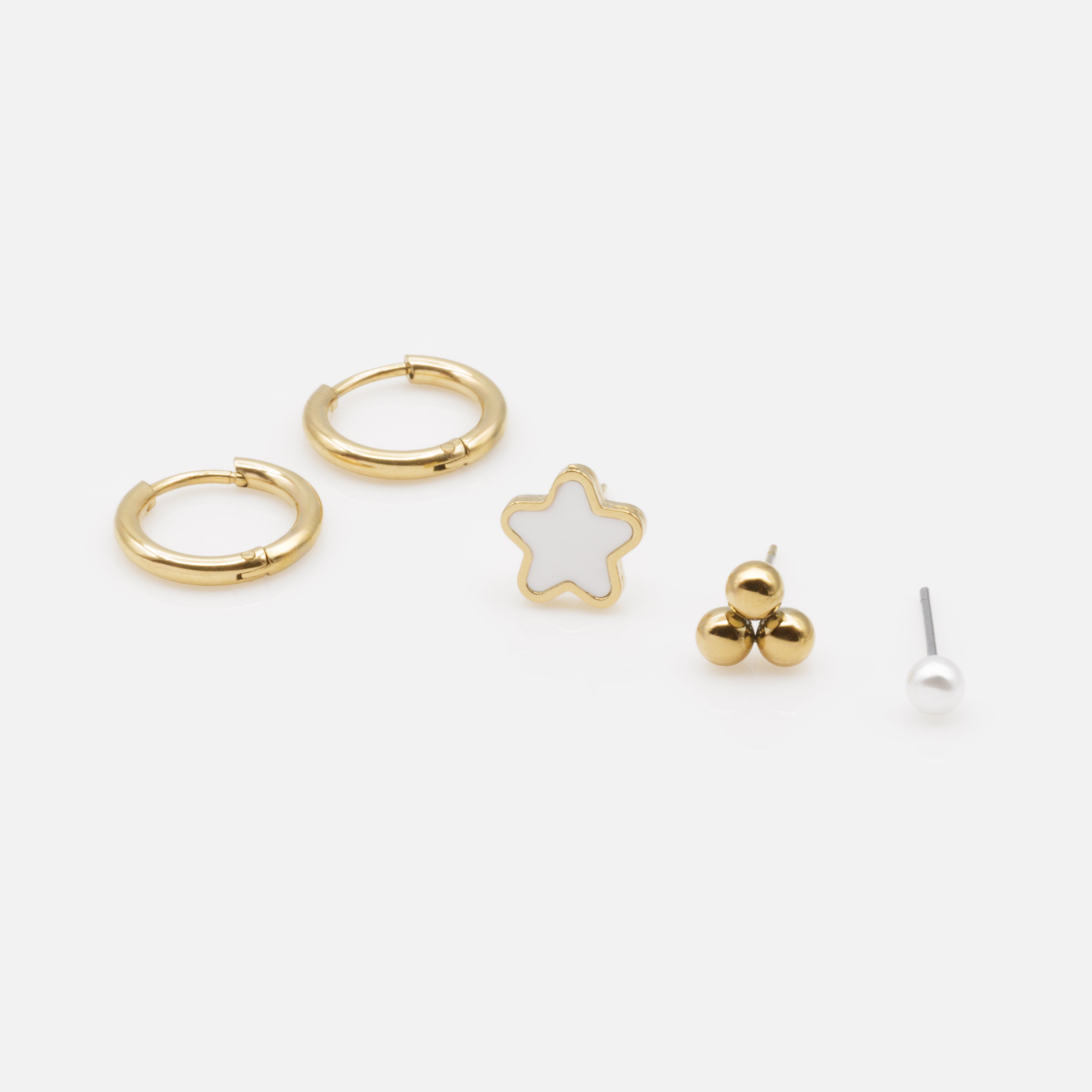 Ensemble de cinq boucles d'oreilles en acier inoxydable