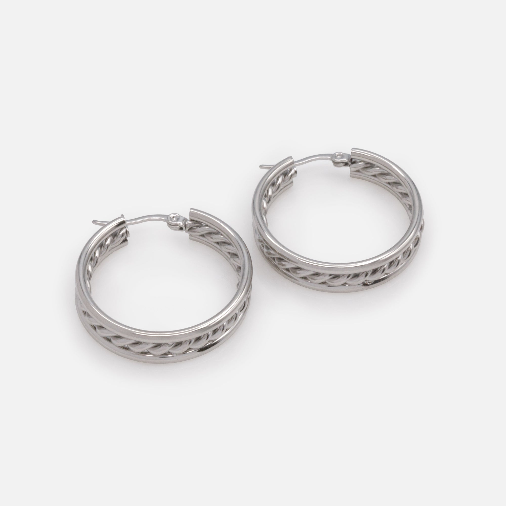 Boucles d'oreilles anneaux argentés à torsade centrale en acier inoxydable