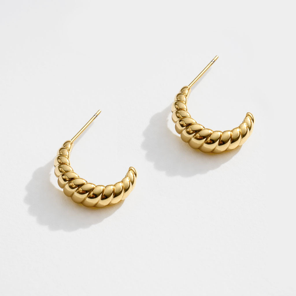 Boucles d'oreilles anneaux texturés dorés en acier inoxydable