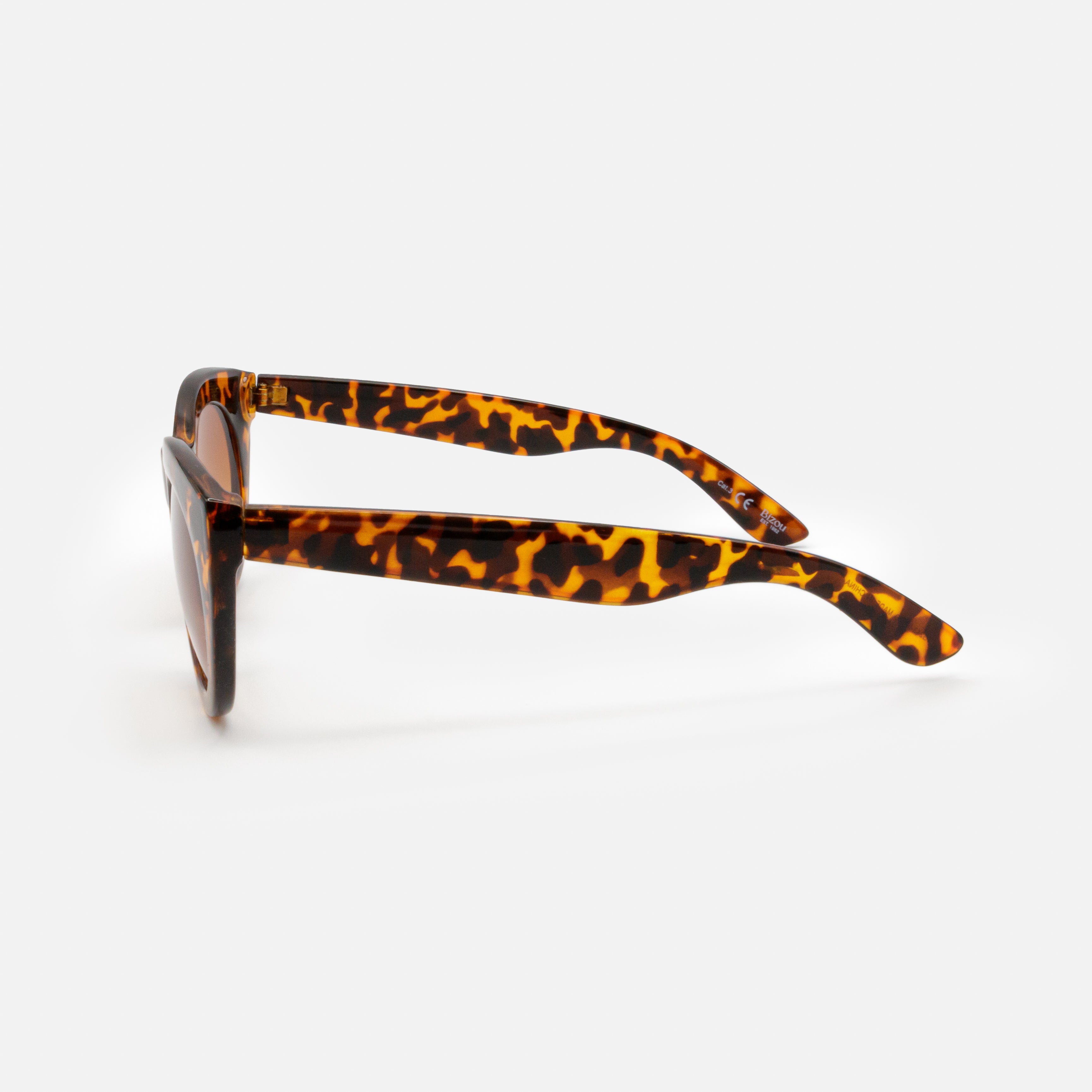 Tortoiseshell sunglasses with brown lenses