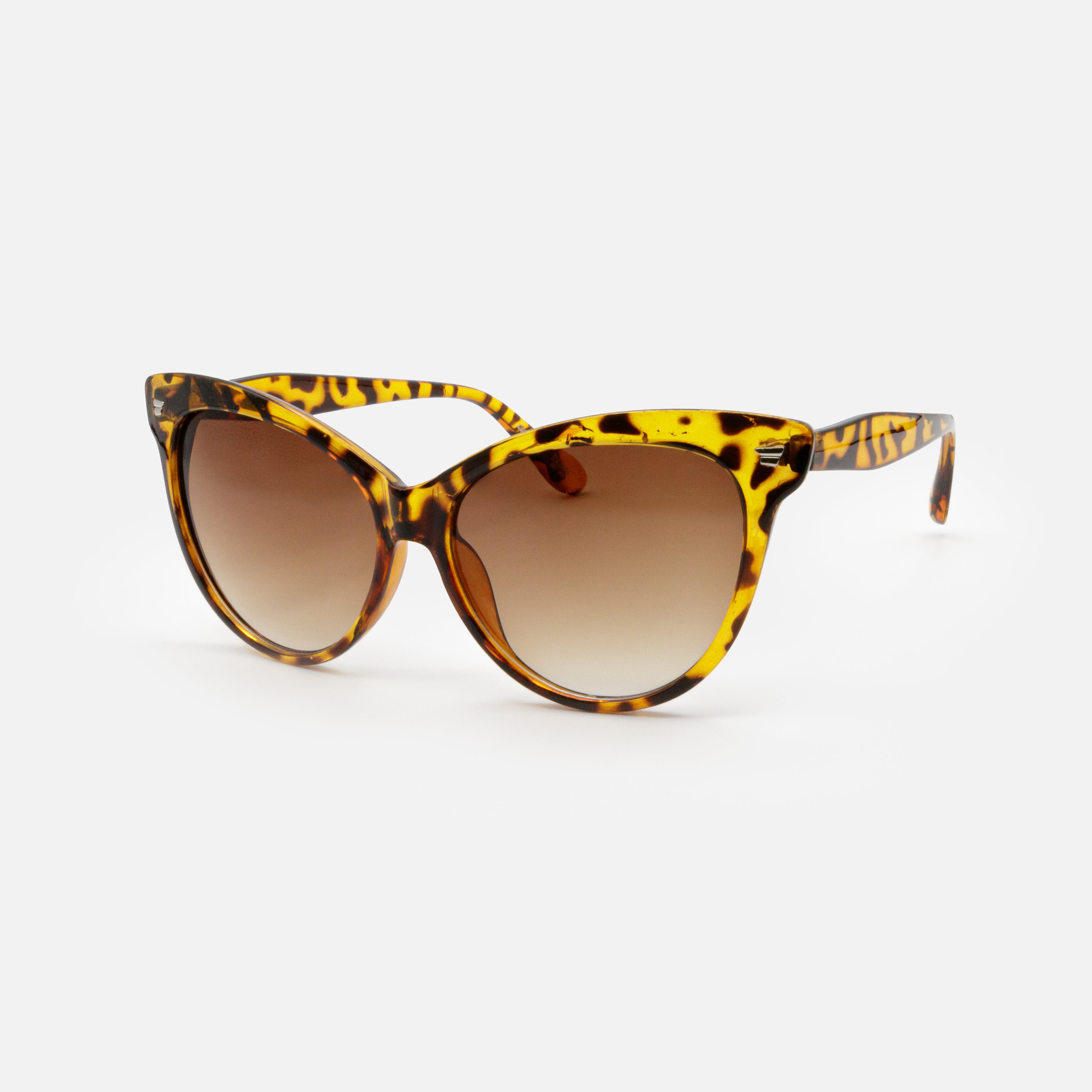 Tortoiseshell sunglasses with brown lenses