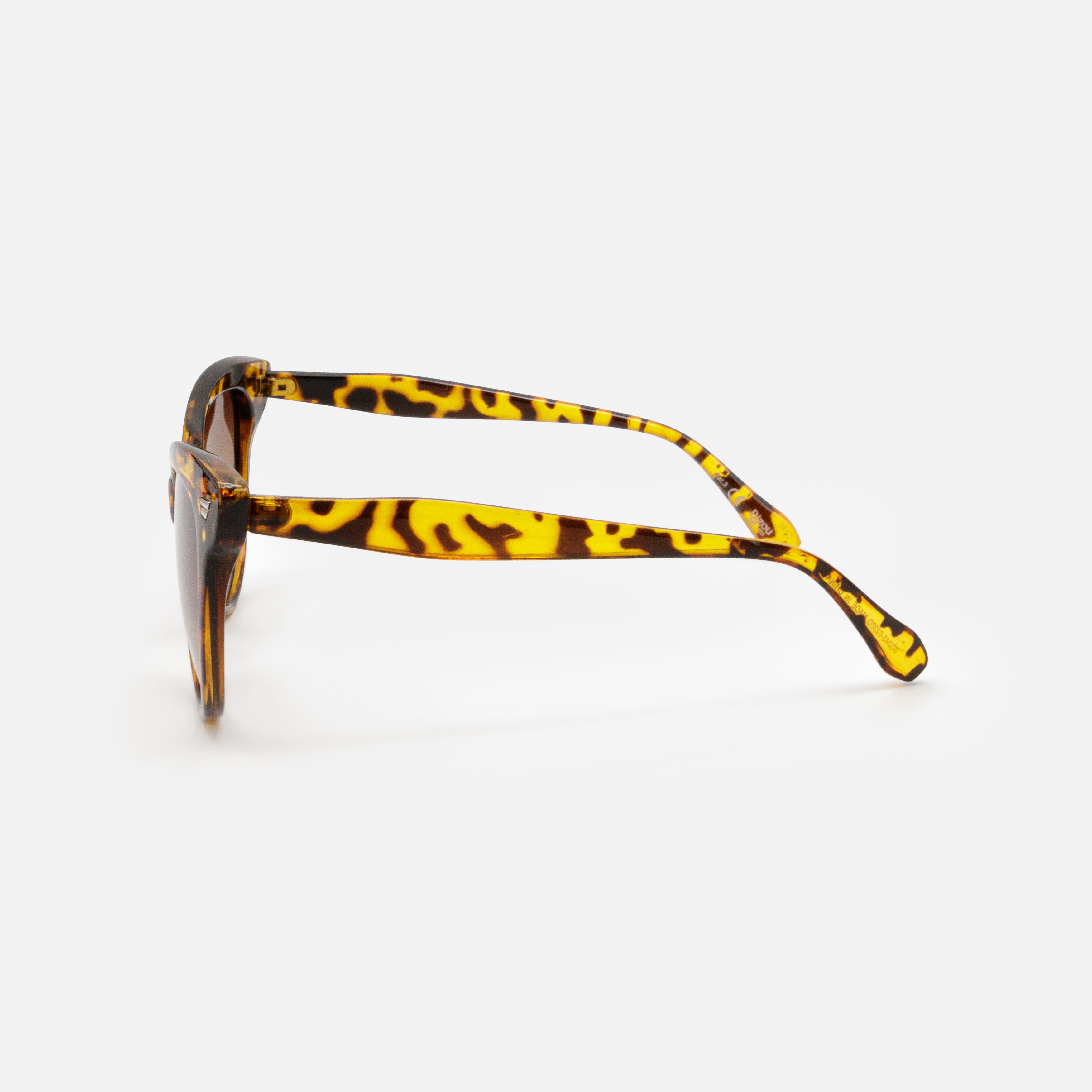 Tortoiseshell sunglasses with brown lenses