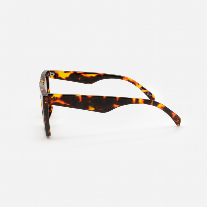 Lunettes de soleil écaille de tortue foncé avec verres bruns en pointe