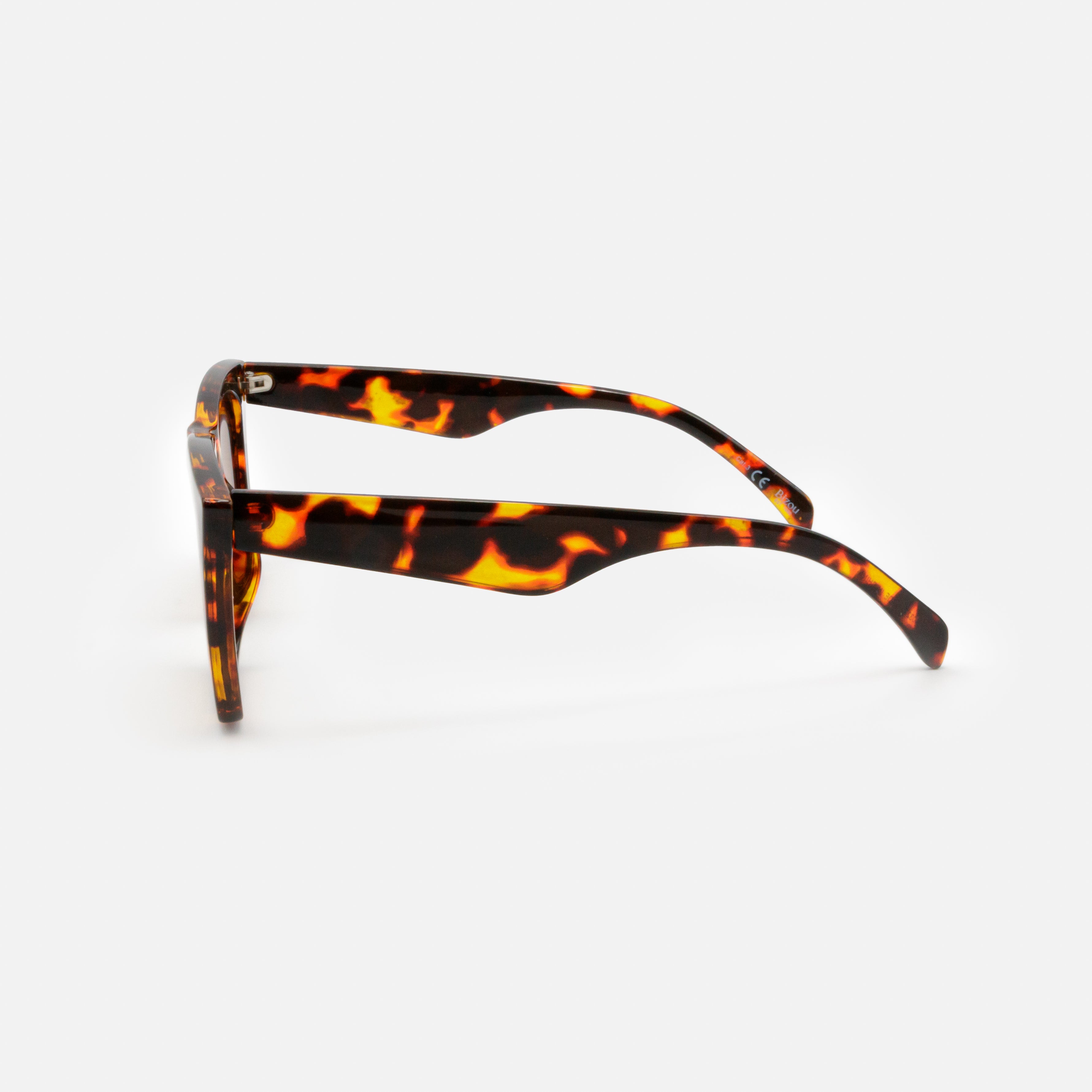 Tortoiseshell sunglasses with pointed brown lenses
