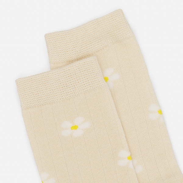 Load image into Gallery viewer, Cream ribbed socks with little daisies
