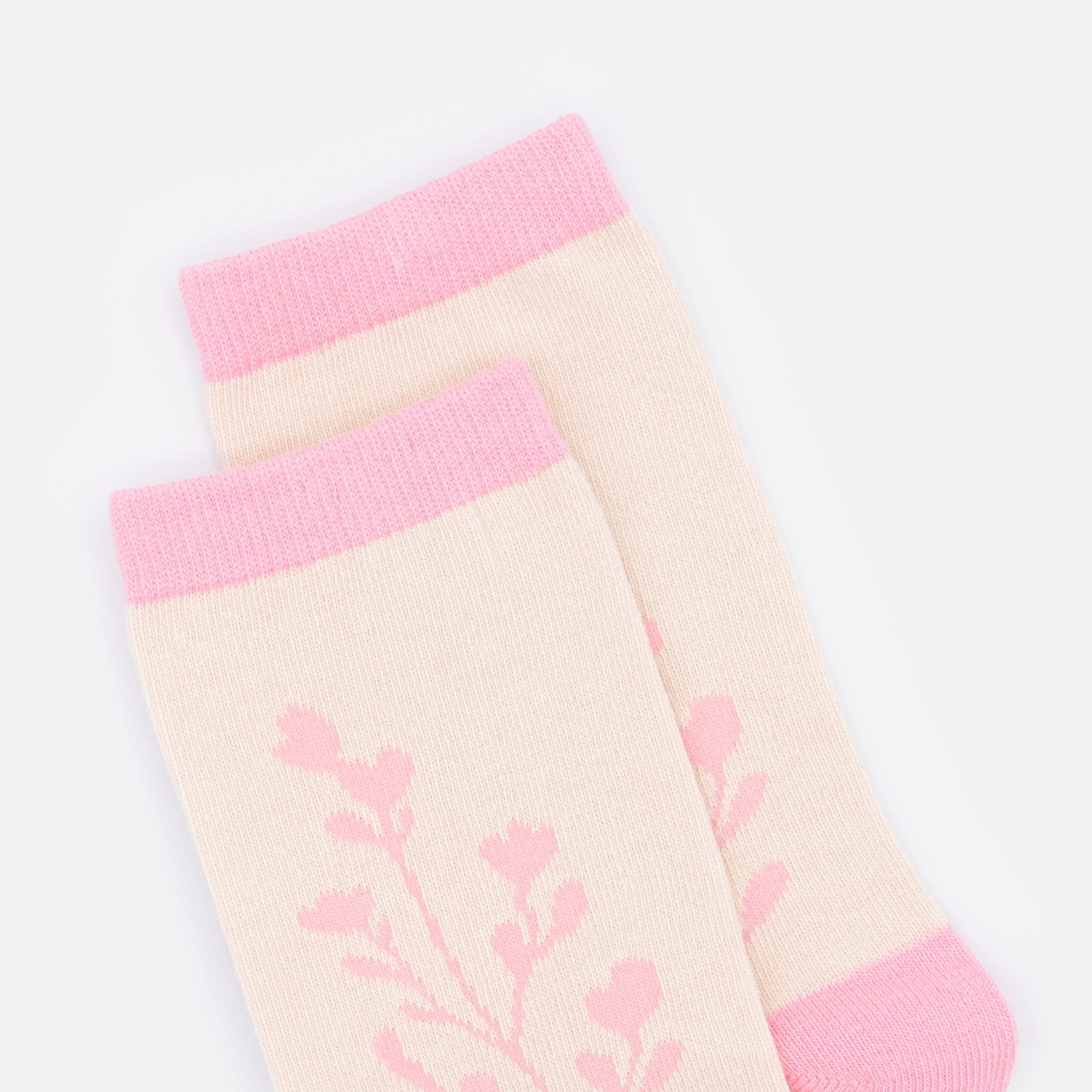 Bas beiges & rose pâle avec longue grappe de fleurs