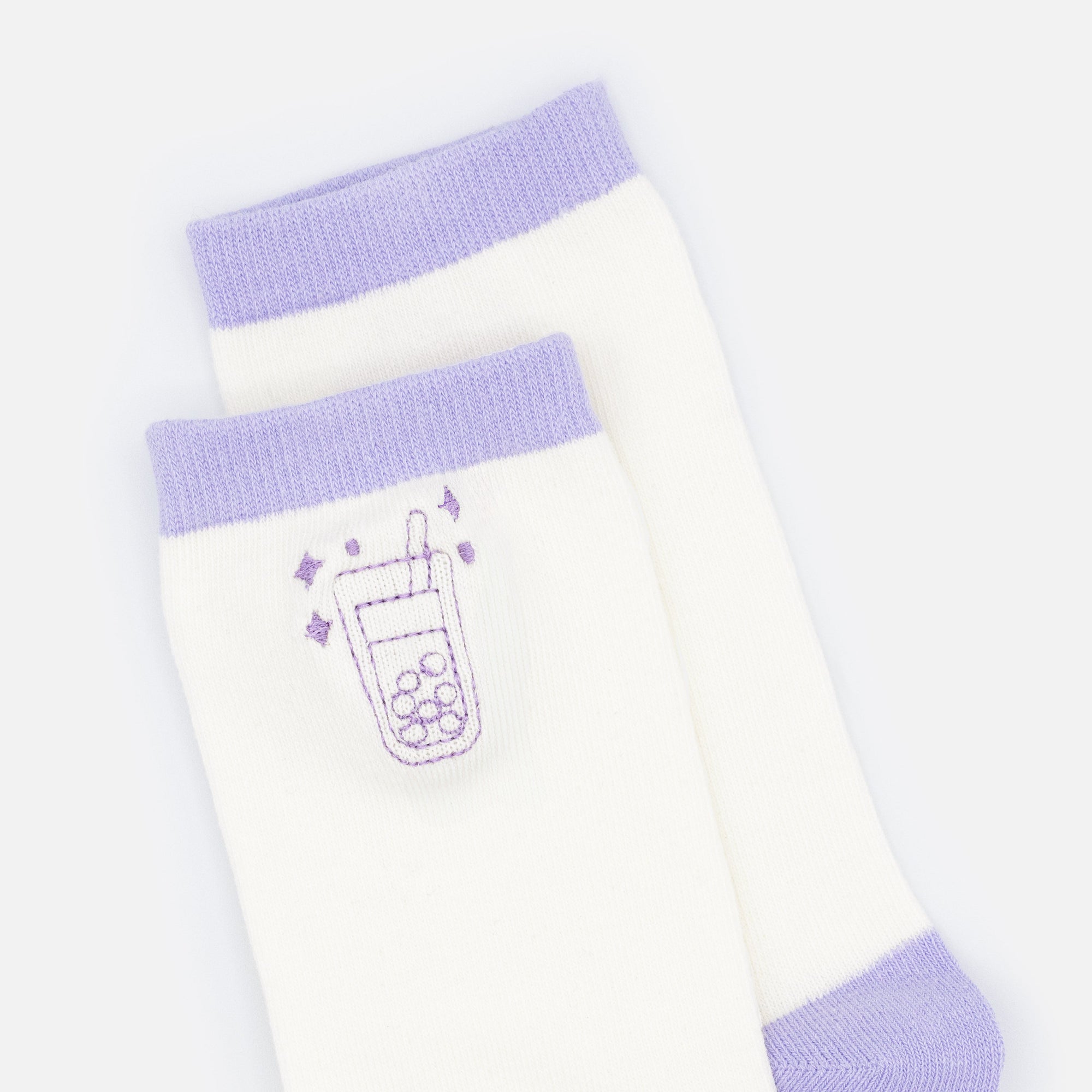 Bas crème & lilas avec broderie thé aux perles