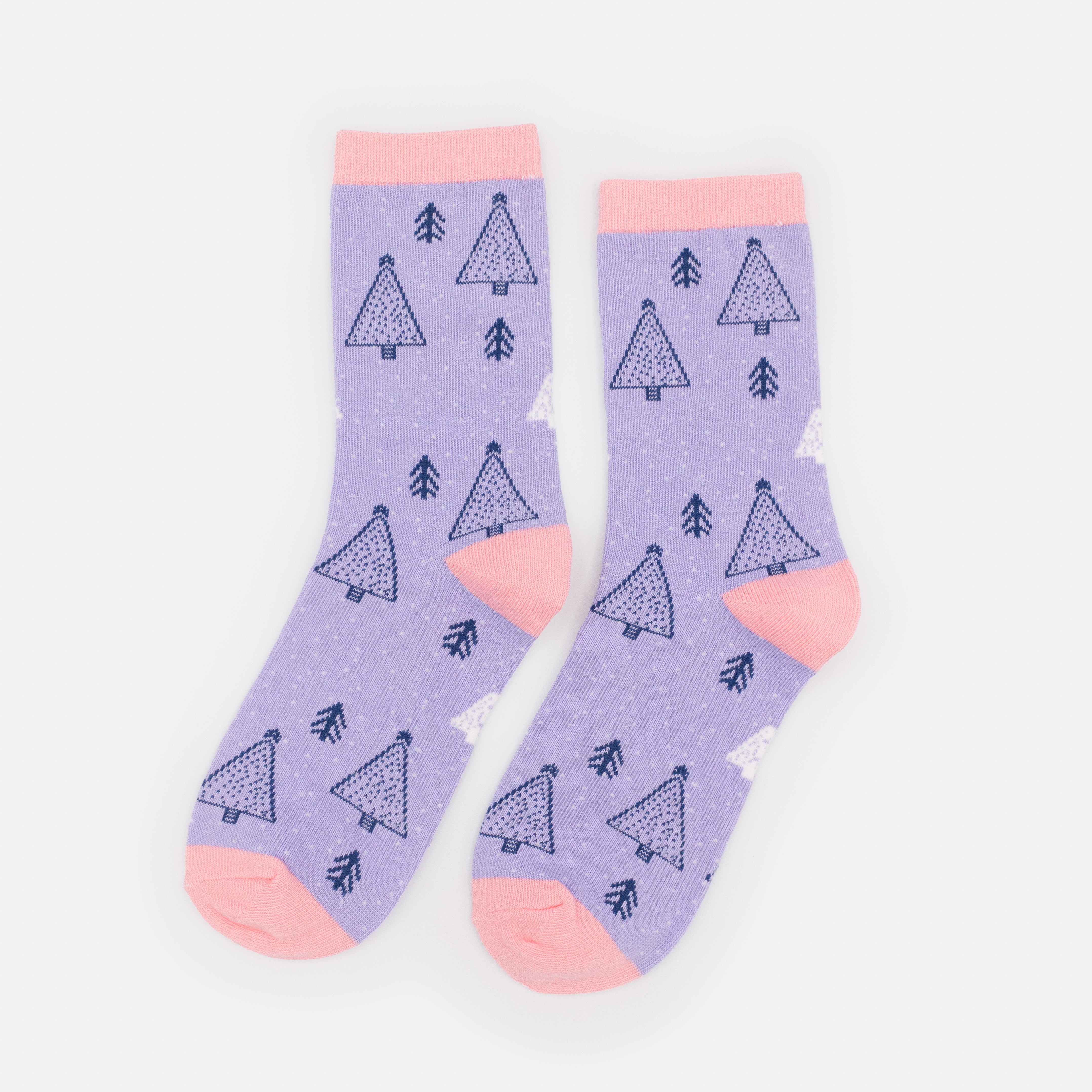 Bas lilas & rose pâle avec sapins bleu foncé