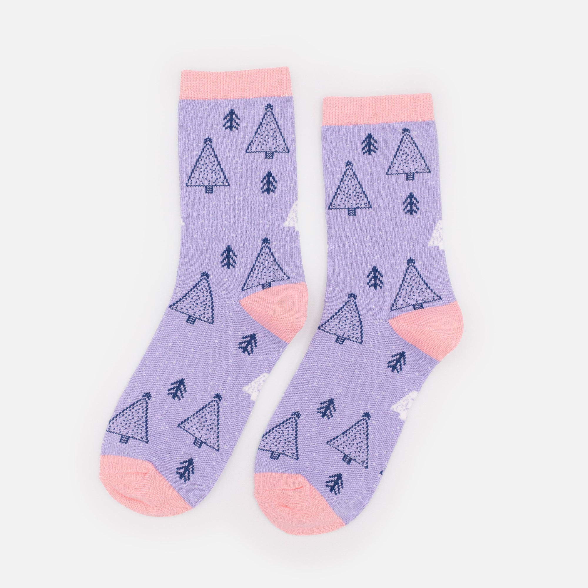 Bas lilas & rose pâle avec sapins bleu foncé