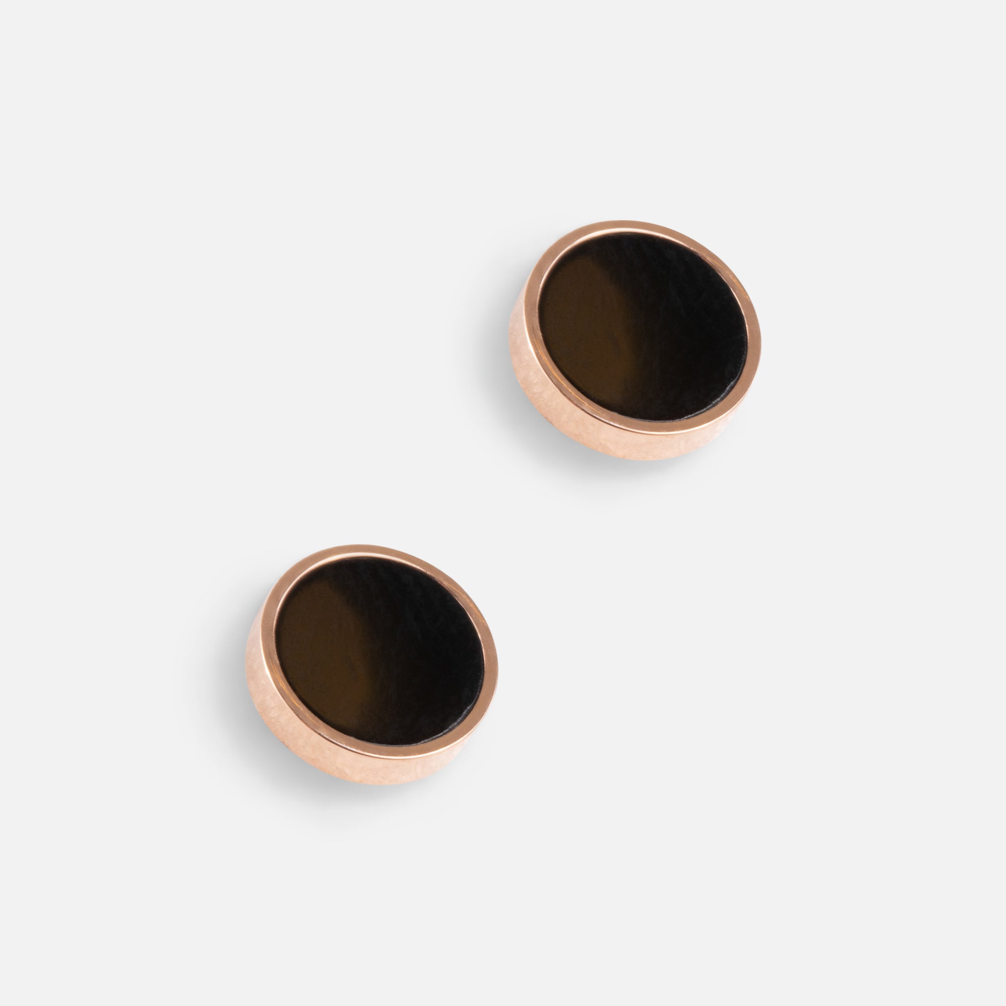 Rose gold fixed earrings with black stainless steel disc