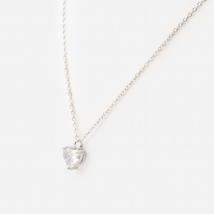 Pendentif argenté avec breloque cœur en acier inoxydable