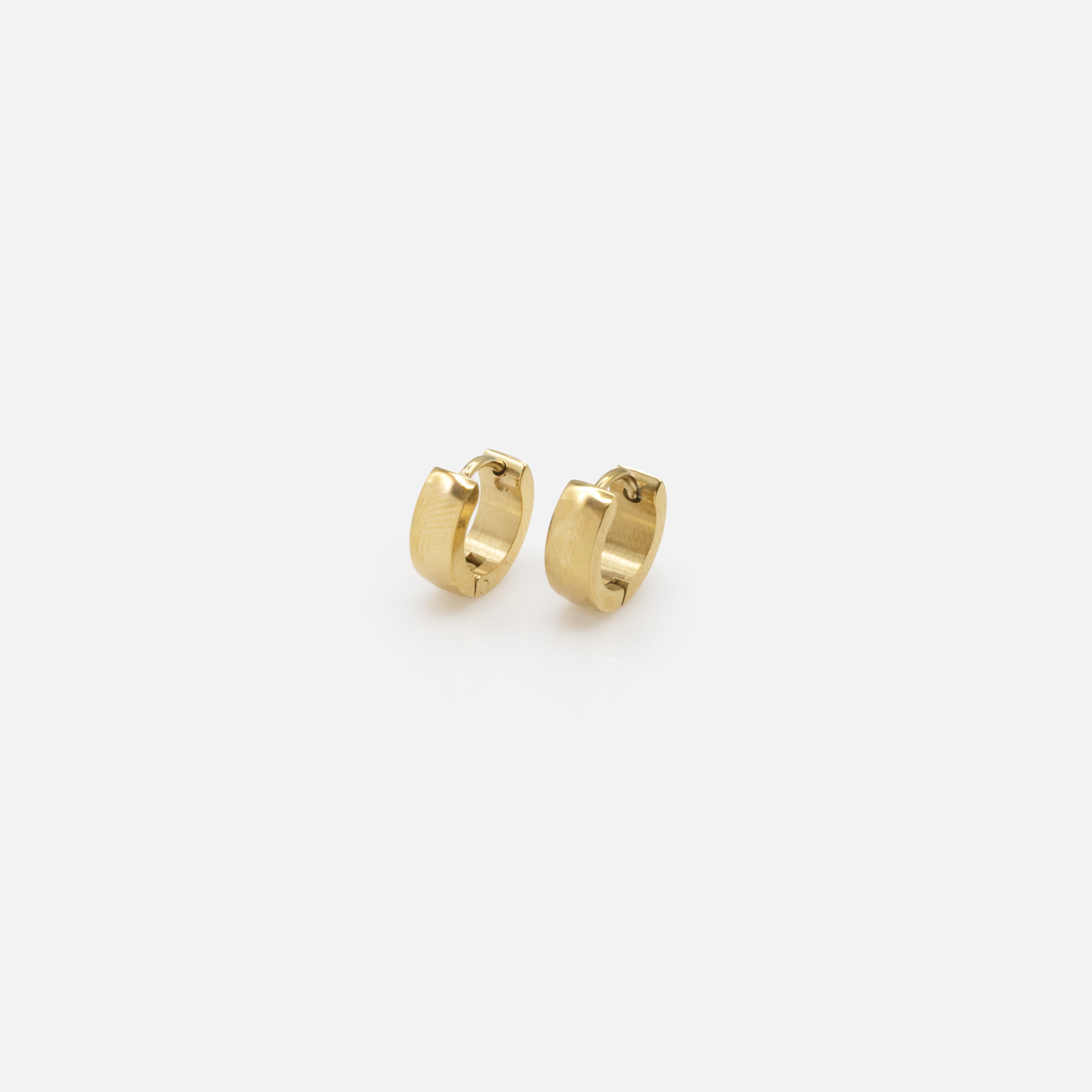 Boucles d'oreilles huggies dorées 10 mm en acier inoxydable