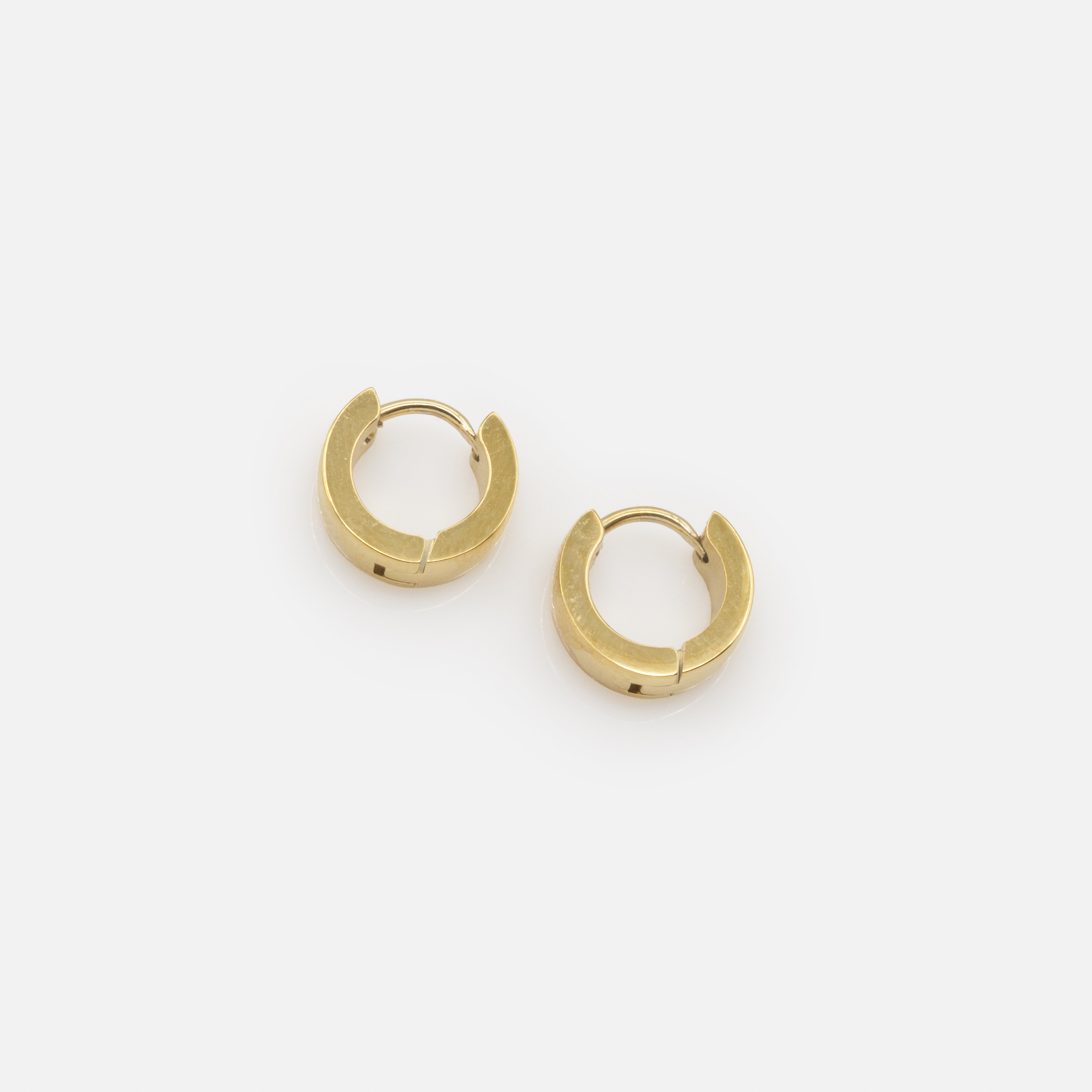 Boucles d'oreilles huggies dorées 10 mm en acier inoxydable