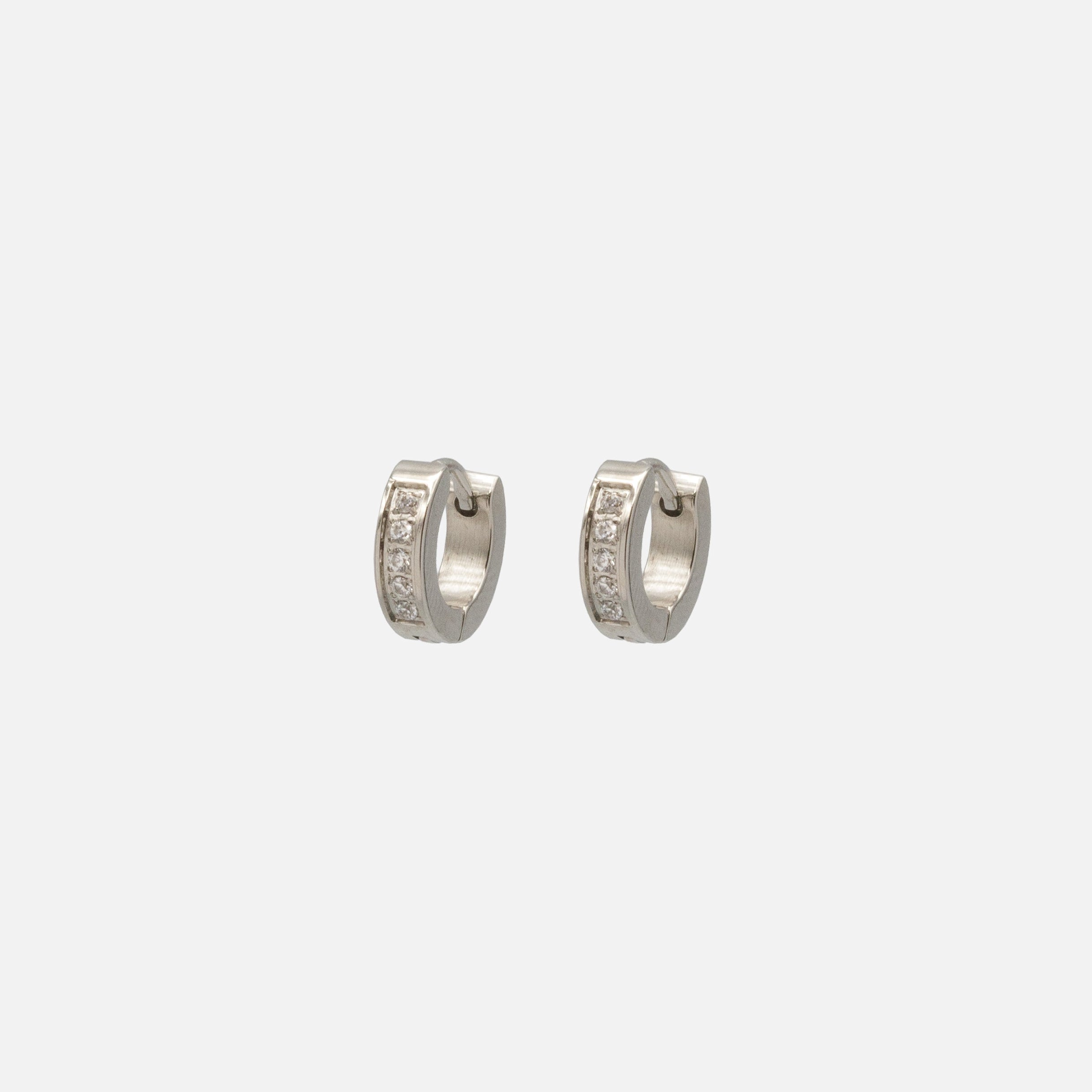 Boucles d'oreilles huggies argentées 11 mm avec rang de zircons en acier inoxydable