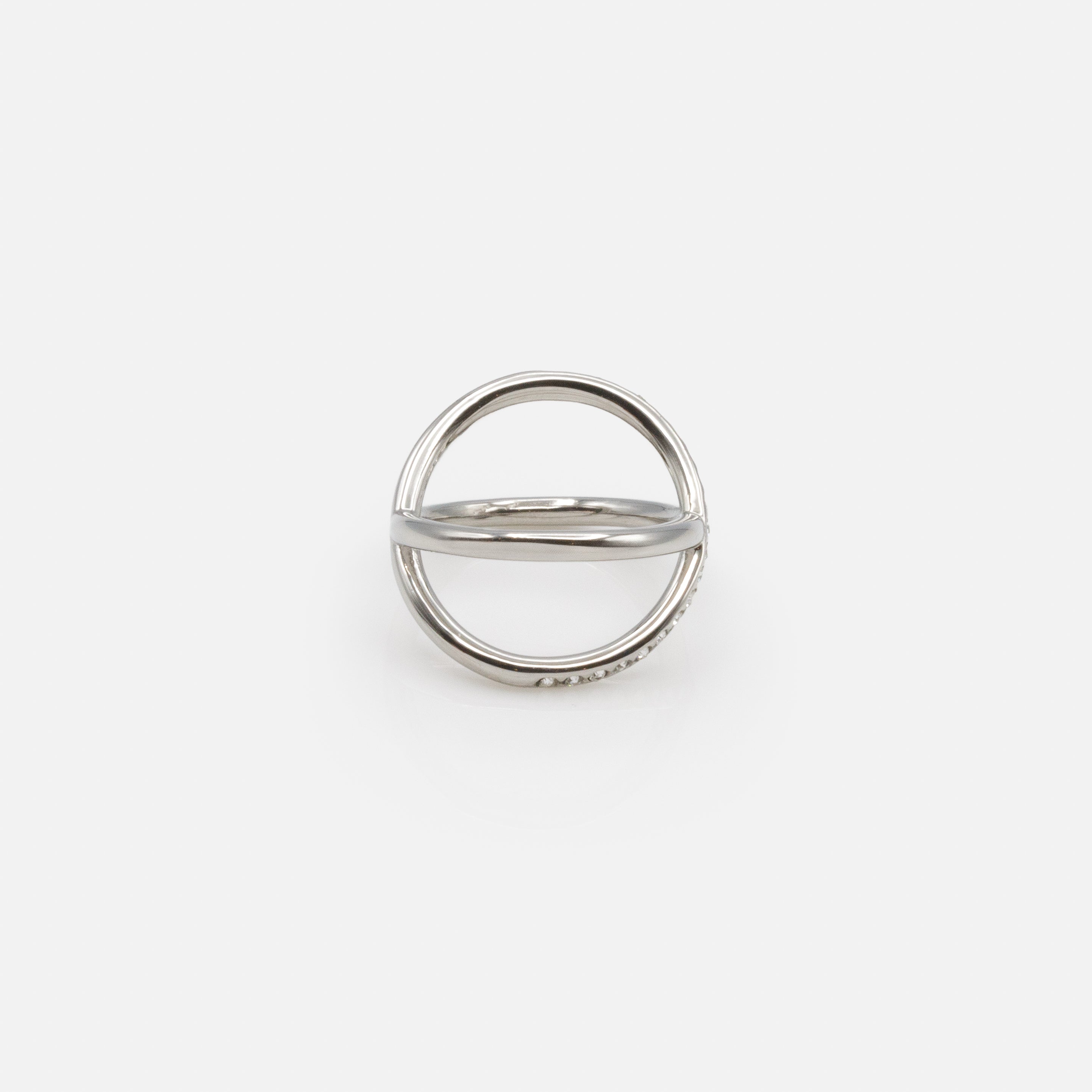 Bague argentée en "X" avec zircons cubiques en acier inoxydable