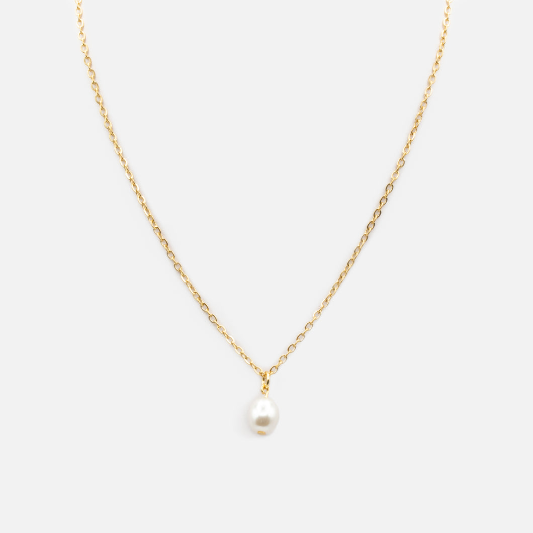 Gold chain with stainless steel pearl pendant