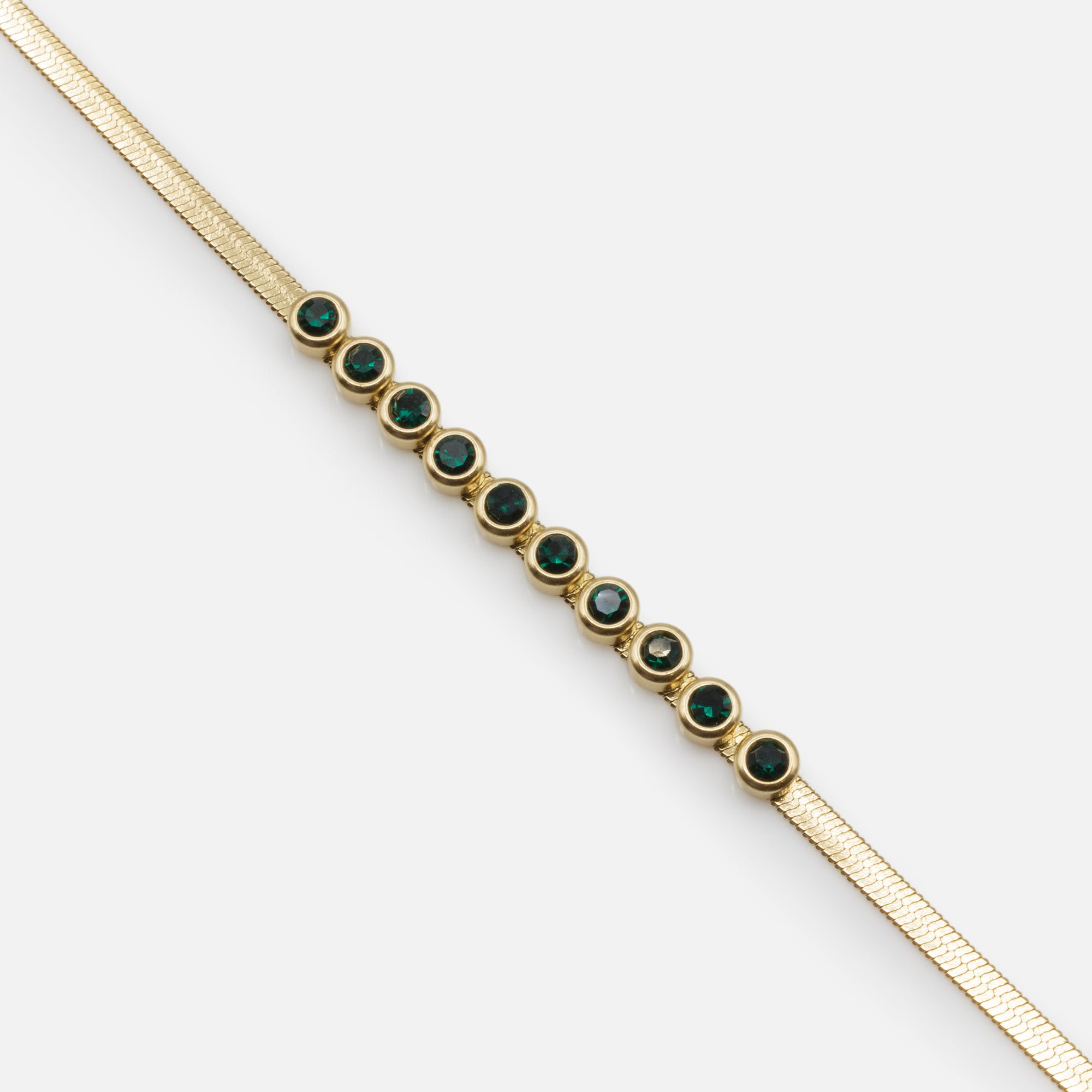 Gold curb chain and bracelet set with emerald stones in stainless steel
