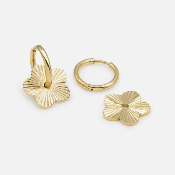 Load image into Gallery viewer, Removable Gold Textured Flowers Necklace and Earrings Set in Stainless Steel
