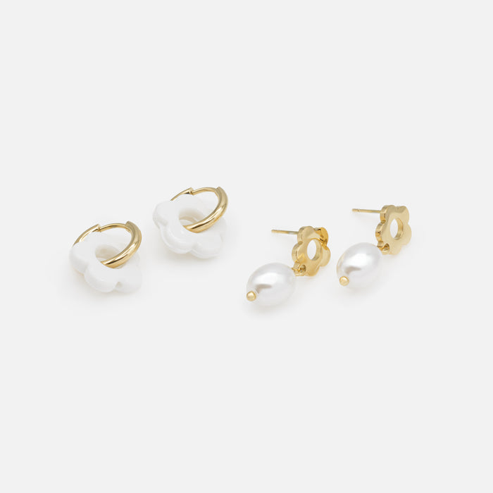 Ensemble de boucles d'oreilles dorées Mini & Me fleurs blanches et perles en acier inoxydable