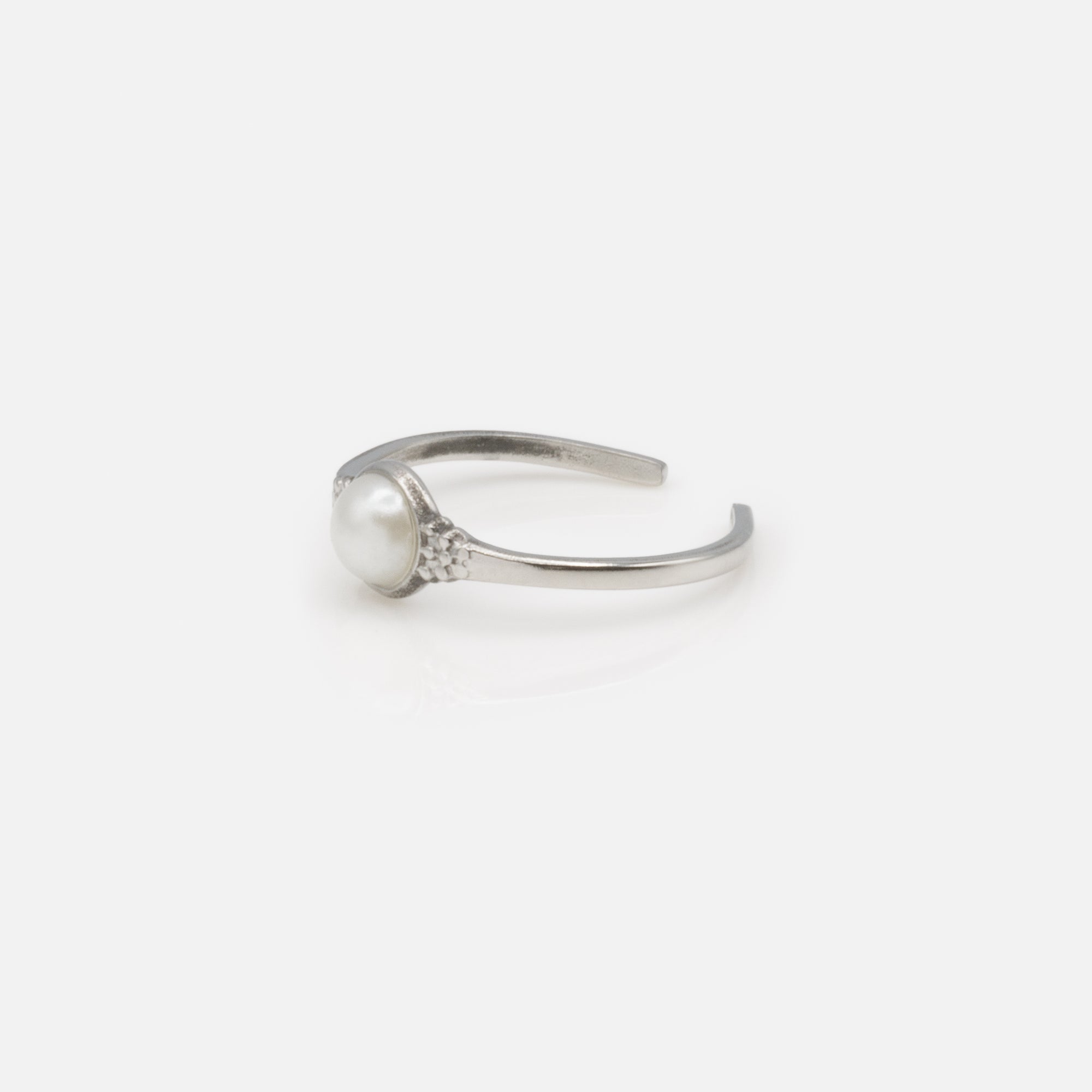 Silver open ring with stainless steel bead