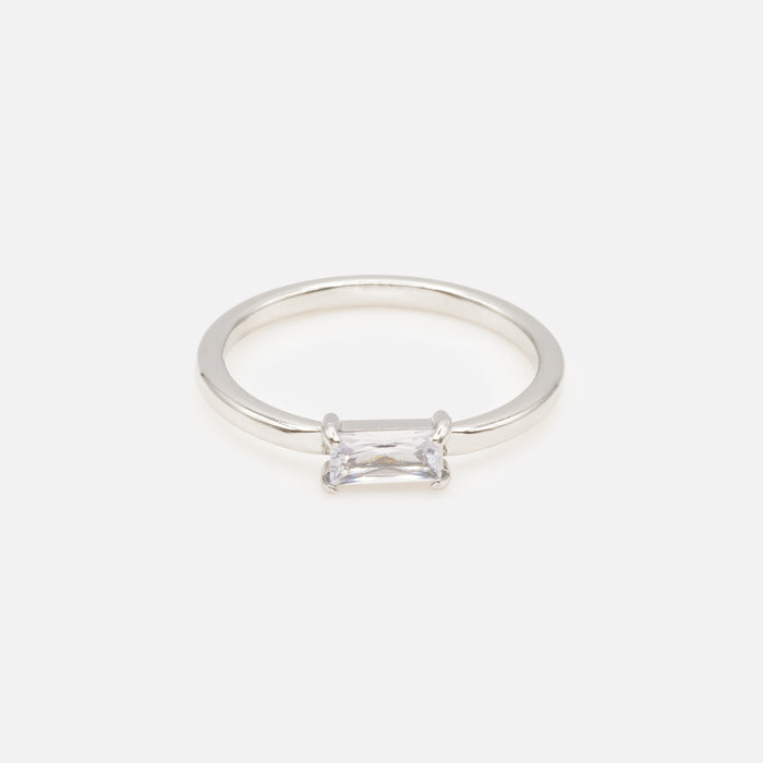 Bague argentée avec pierre rectangulaire blanche en acier inoxydable