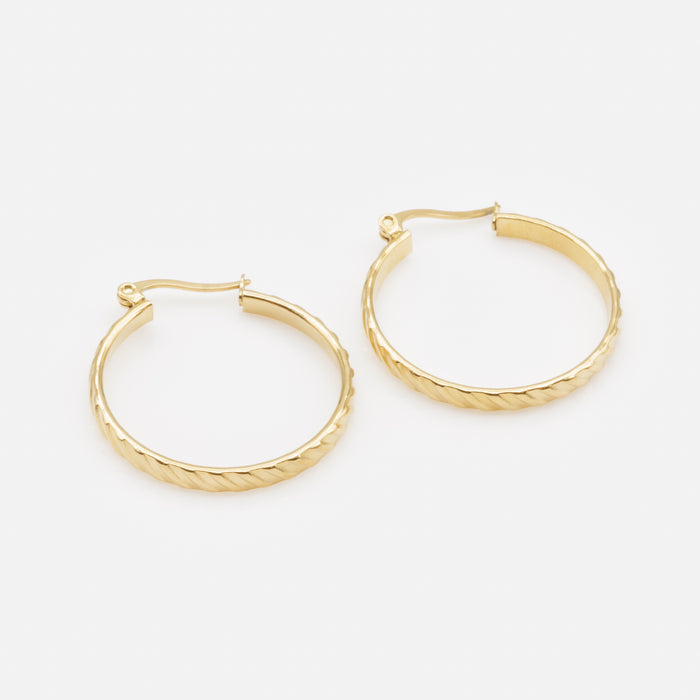 Boucles d'oreilles anneaux dorés à bandes obliques en acier inoxydable